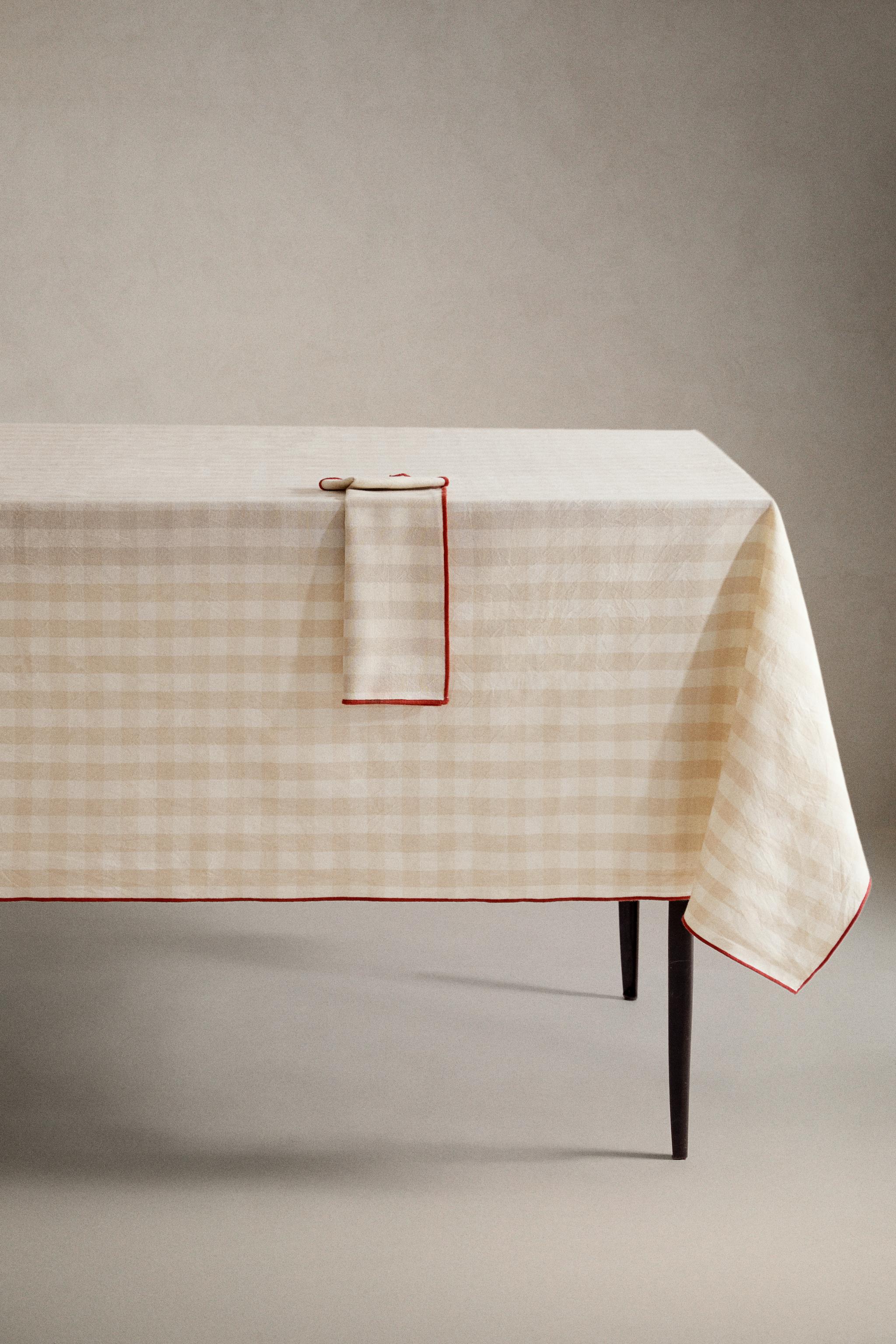 CHECKED TABLECLOTH WITH TOPSTITCHING